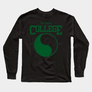 Tar Valon College Green Ajah Symbol Wheel of Time Parody Long Sleeve T-Shirt